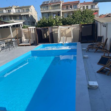 Family Hotel Malibu Chernomorets Luaran gambar