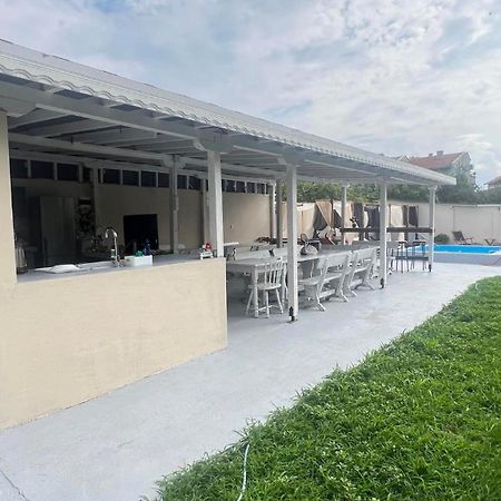 Family Hotel Malibu Chernomorets Luaran gambar