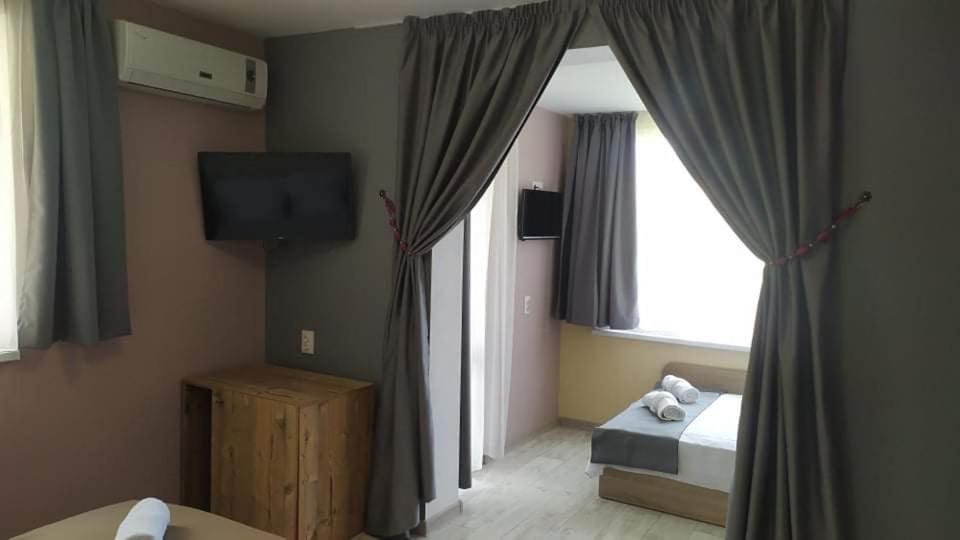 Family Hotel Malibu Chernomorets Luaran gambar