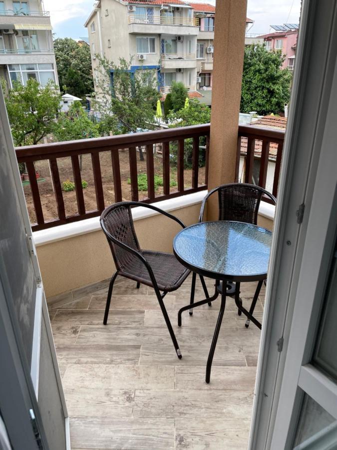 Family Hotel Malibu Chernomorets Luaran gambar