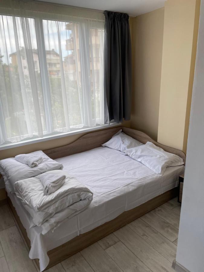 Family Hotel Malibu Chernomorets Luaran gambar
