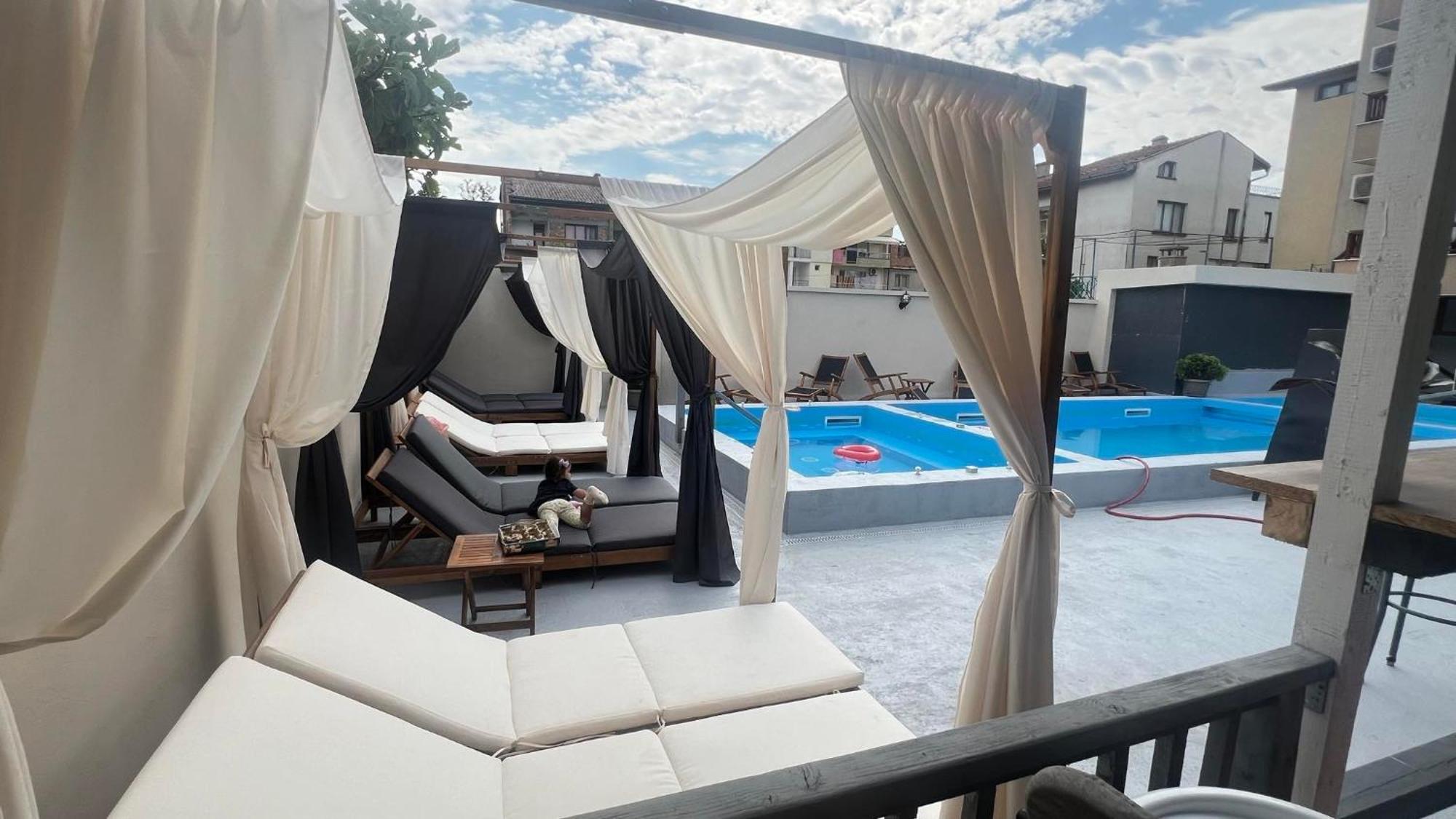 Family Hotel Malibu Chernomorets Luaran gambar