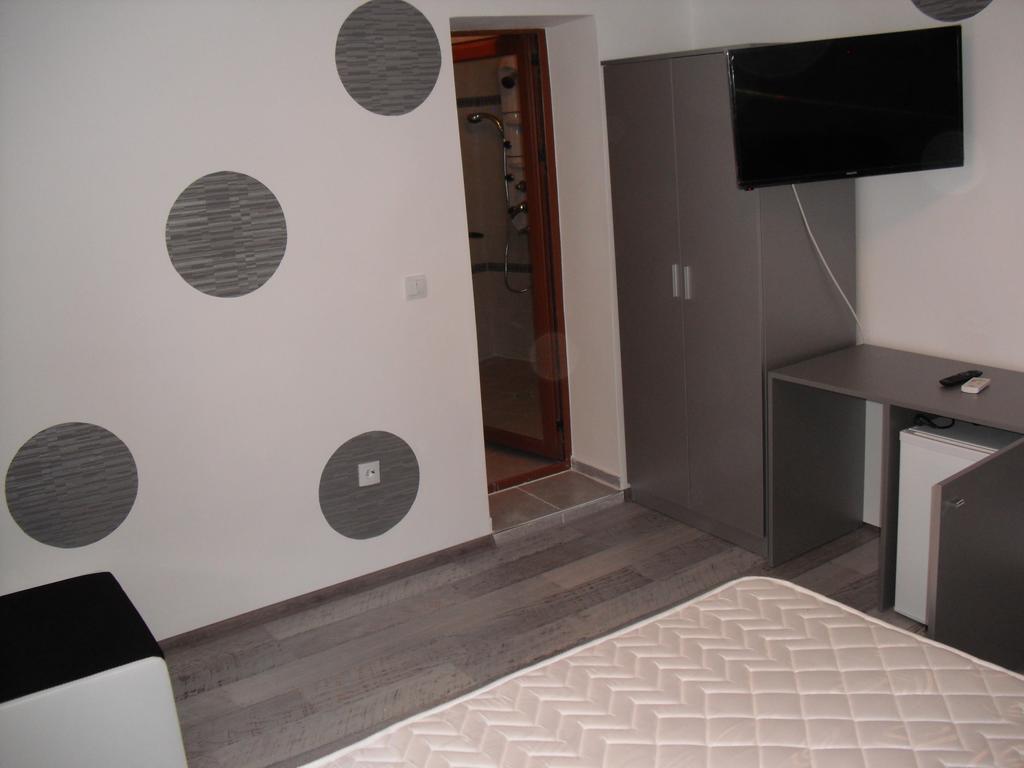 Family Hotel Malibu Chernomorets Luaran gambar