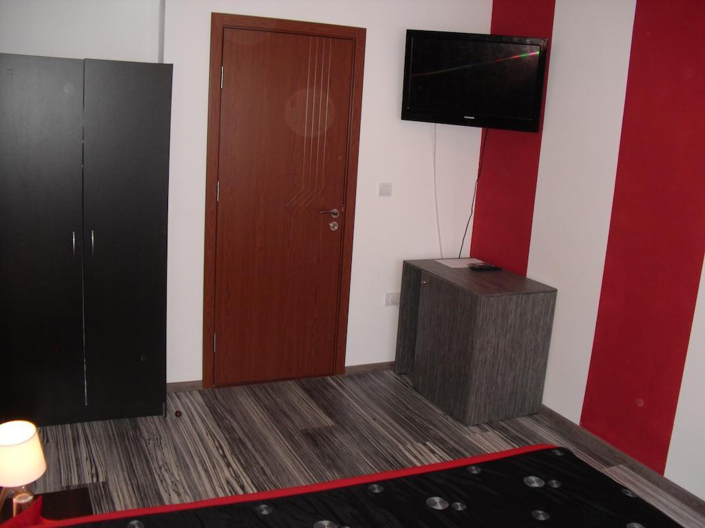 Family Hotel Malibu Chernomorets Bilik gambar