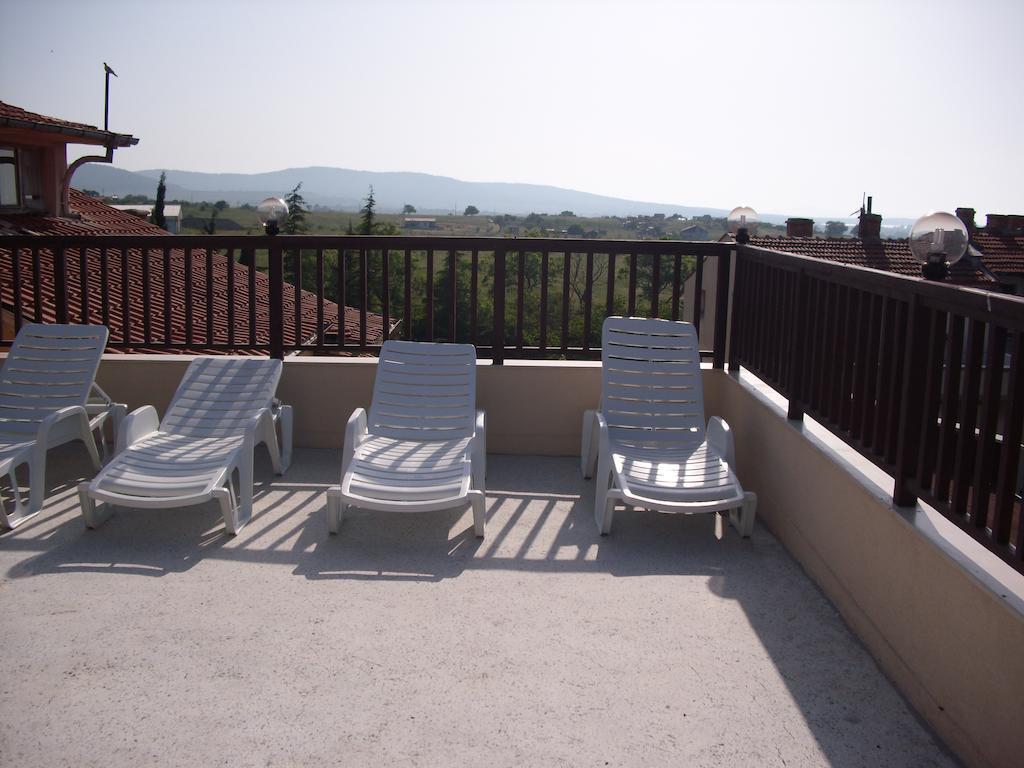 Family Hotel Malibu Chernomorets Luaran gambar