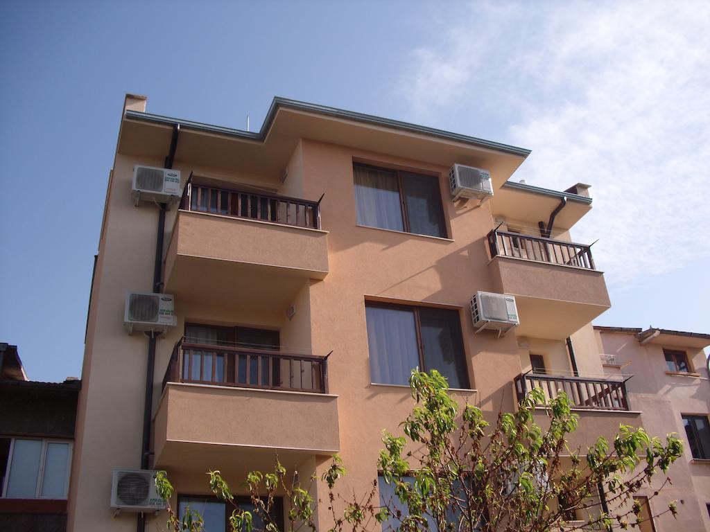 Family Hotel Malibu Chernomorets Luaran gambar