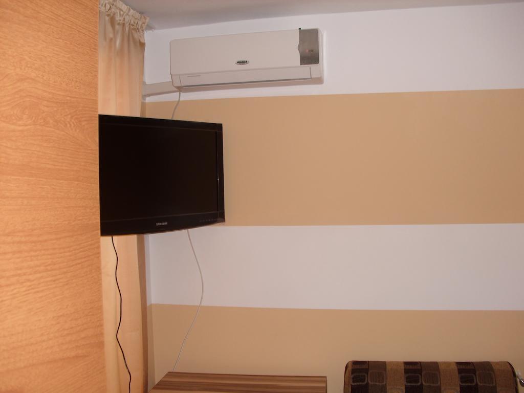 Family Hotel Malibu Chernomorets Bilik gambar