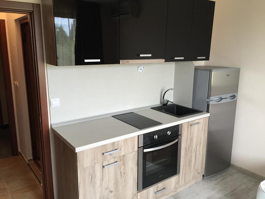 Family Hotel Malibu Chernomorets Luaran gambar