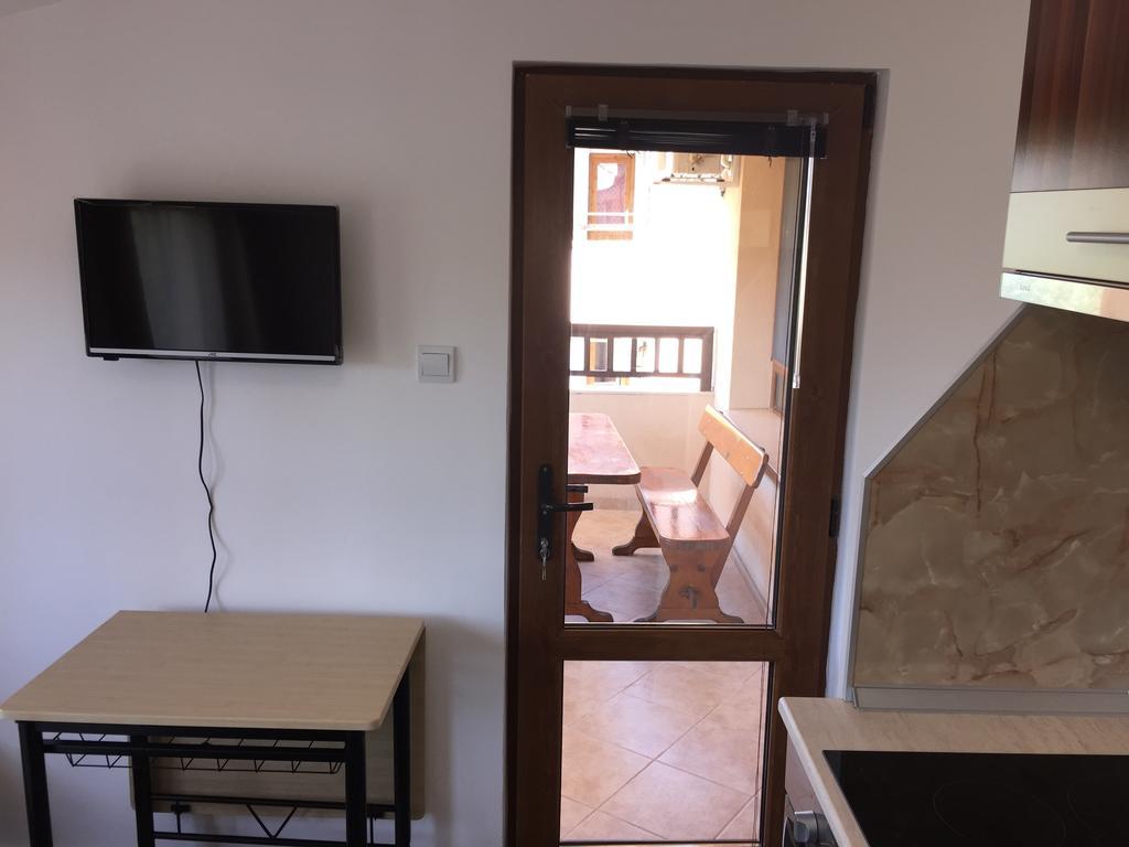 Family Hotel Malibu Chernomorets Luaran gambar