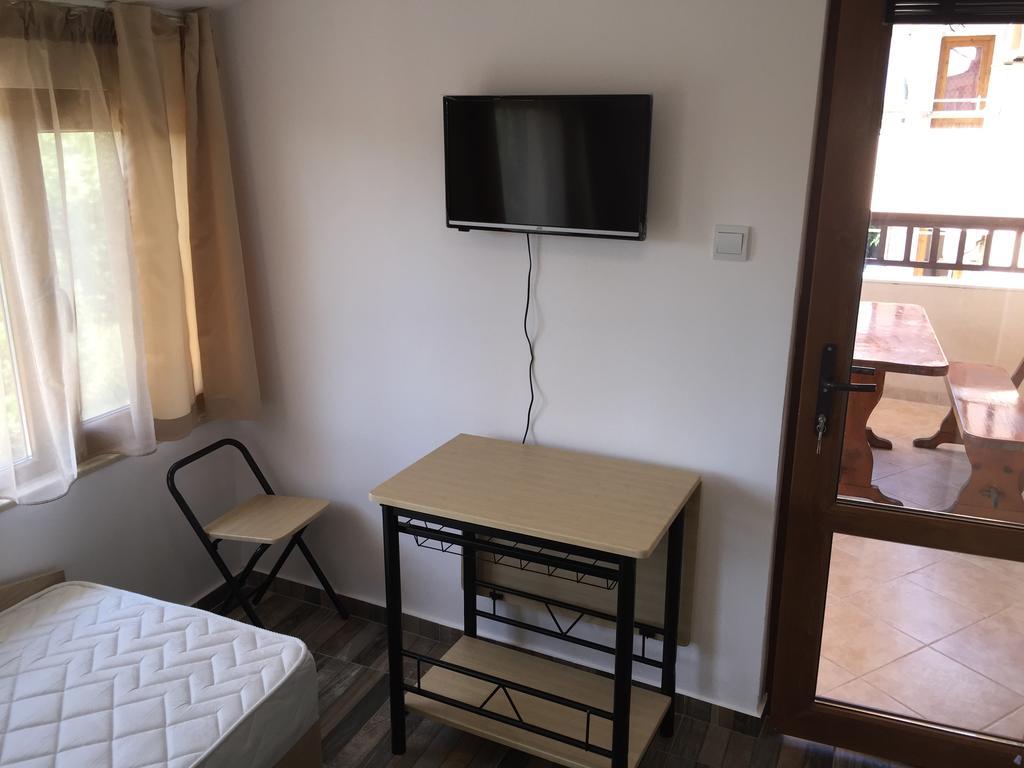 Family Hotel Malibu Chernomorets Luaran gambar