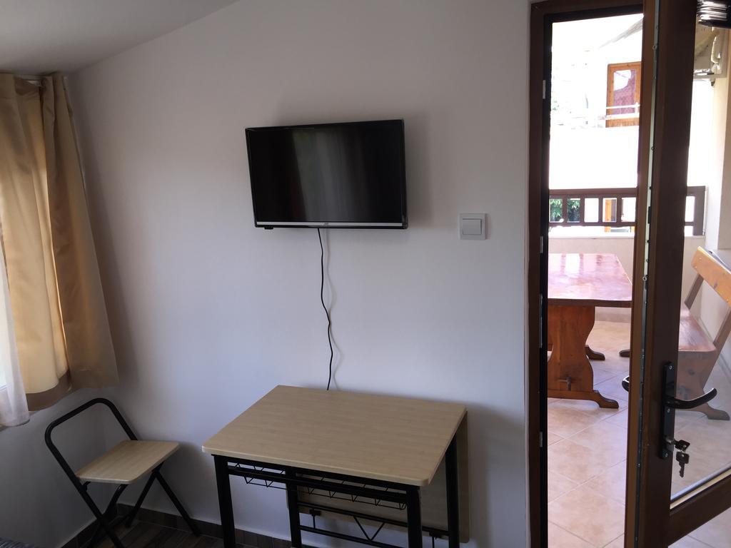 Family Hotel Malibu Chernomorets Luaran gambar