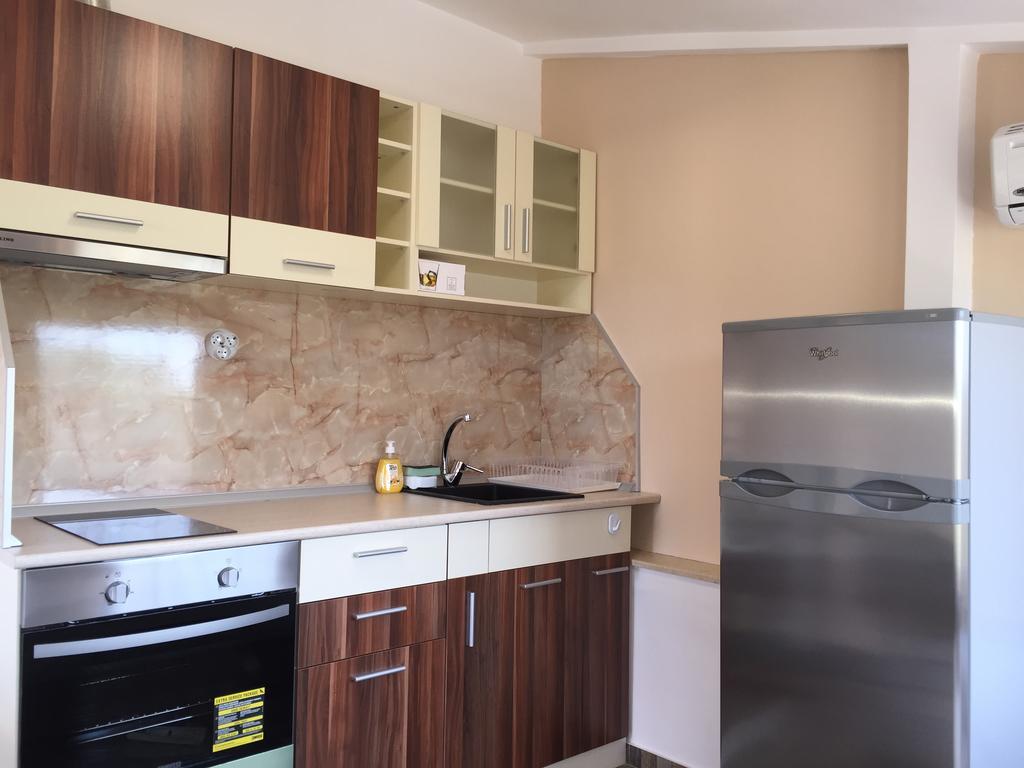 Family Hotel Malibu Chernomorets Luaran gambar