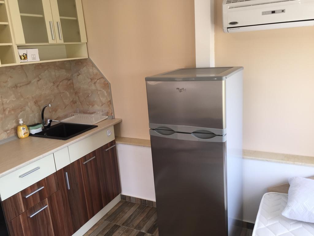 Family Hotel Malibu Chernomorets Luaran gambar
